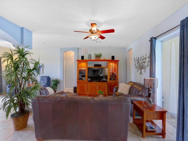Cape Coral Home 1024172
