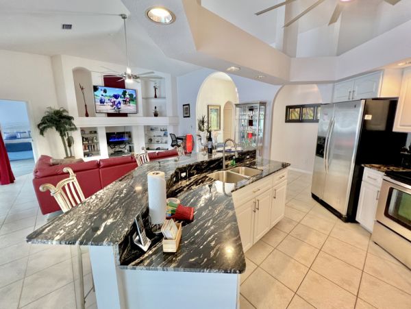 Cape Coral Home 1024174