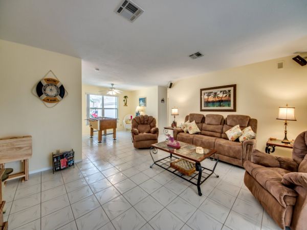 Cape Coral Home 1024176