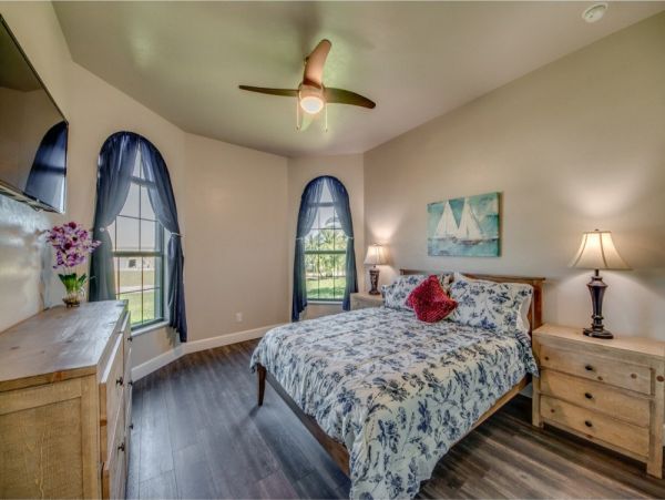 Cape Coral Home 1024198