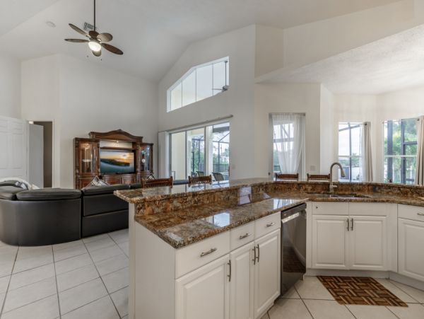 Cape Coral Home 1024199