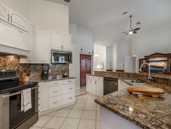 Cape Coral Home 1024199
