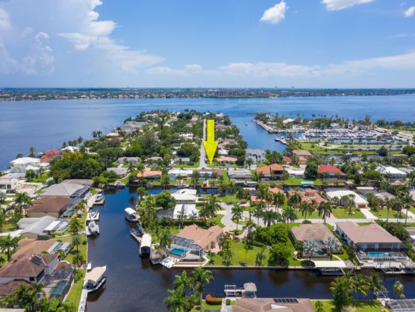4 Bedroom - 2 Bathroom House in Cape Coral