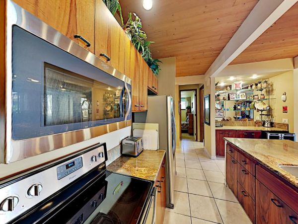 Kahana Vacation Condo Three bedroom
