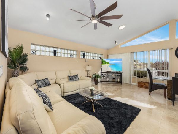 Cape Coral Home 1024234