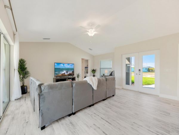 Cape Coral Home 1024237
