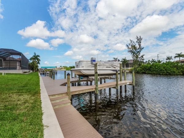 Cape Coral Home 1024246