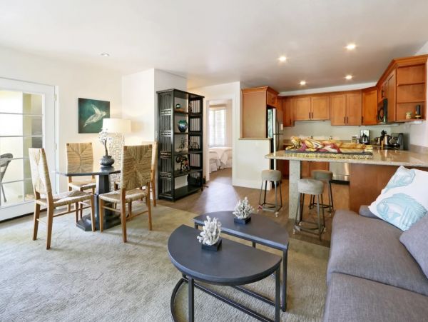 Beautiful Wailea Estate Sleeps 36 Guests