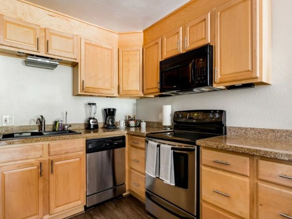 Beautiful Wailea Estate Sleeps 36 Guests