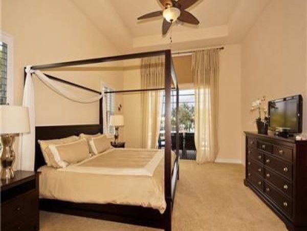 Waterfront 8 Bedroom Vacation Home in Cape Coral