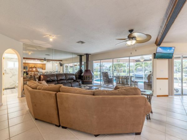 Cape Coral Home 1024310