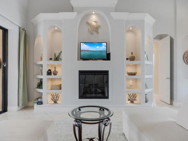 Cape Coral Four Bedroom Luxury Vacation Home