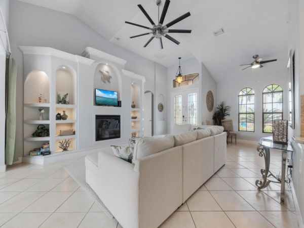 Cape Coral Four Bedroom Luxury Vacation Home