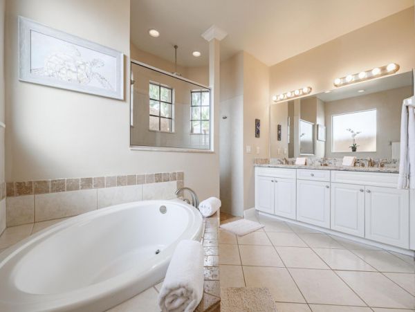 Cape Coral Four Bedroom Luxury Vacation Home