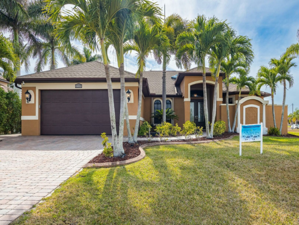 Cape Coral Four Bedroom Luxury Vacation Home