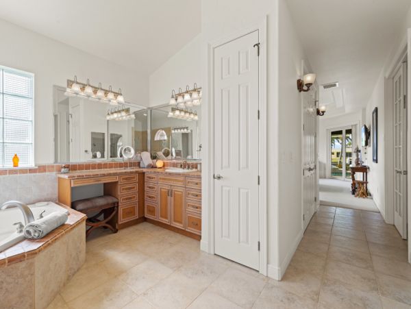 Cape Coral Home 1024317