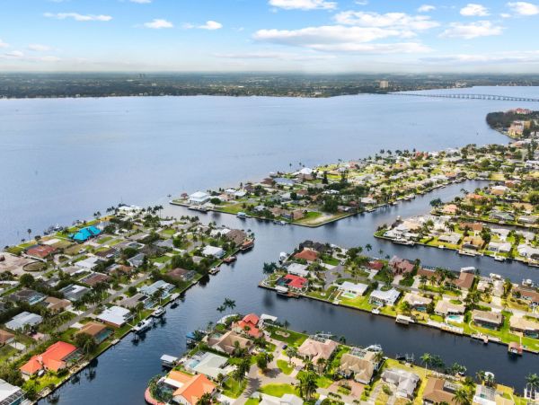 Cape Coral Home 1024317