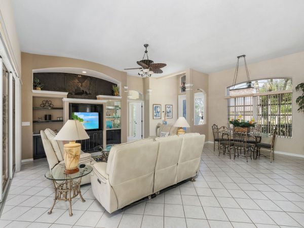 Cape Coral Home 1024320