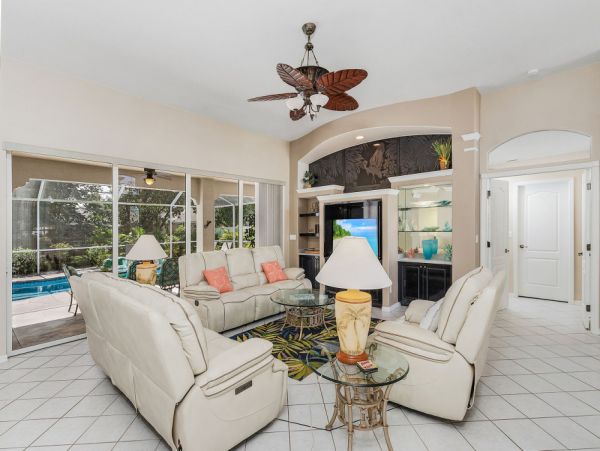 Cape Coral Home 1024320