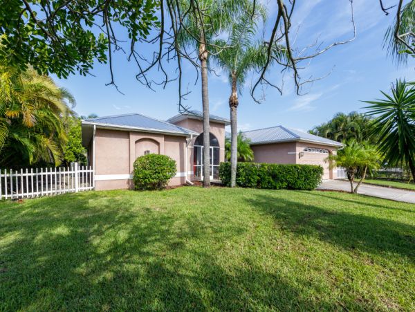 Cape Coral Home 1024334