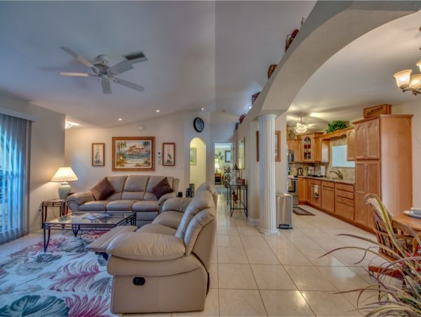 Cape Coral Home 1024340