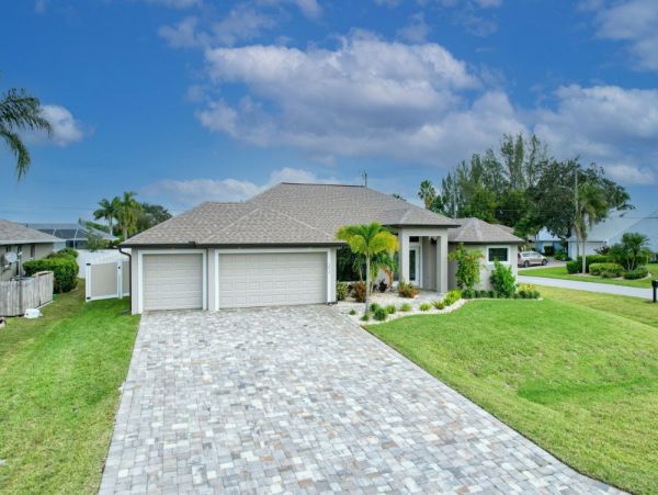 Cape Coral Home 1024342