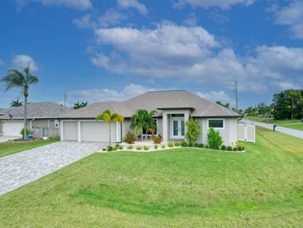 Cape Coral Home 1024342