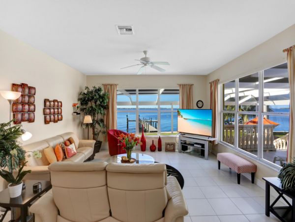 Cape Coral Home 1024353
