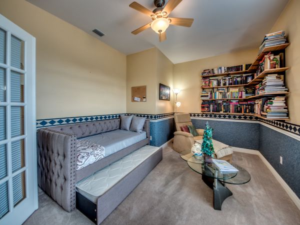 Cape Coral Three Bedroom Luxury Vacation Home with Caged Pool