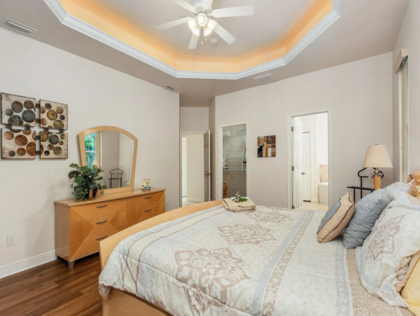 Cape Coral Three Bedroom Luxury Vacation Home with Caged Pool