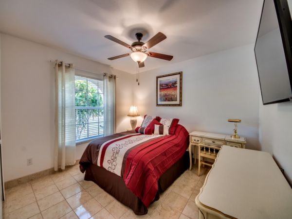 Vacation Home in Cape Coral with Caged Pool and Boat Dock