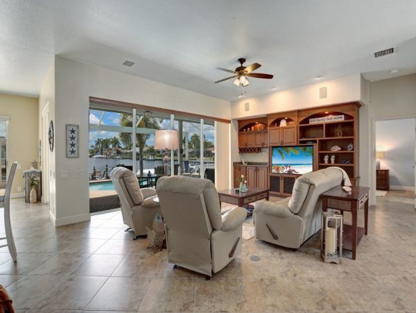 Cape Coral Home 1024363