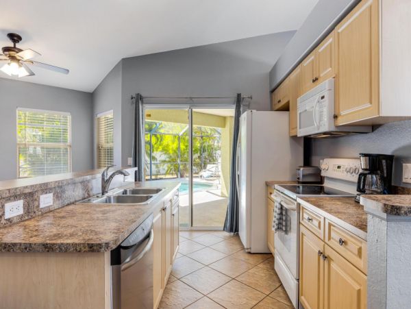 Cape Coral Home 1024373