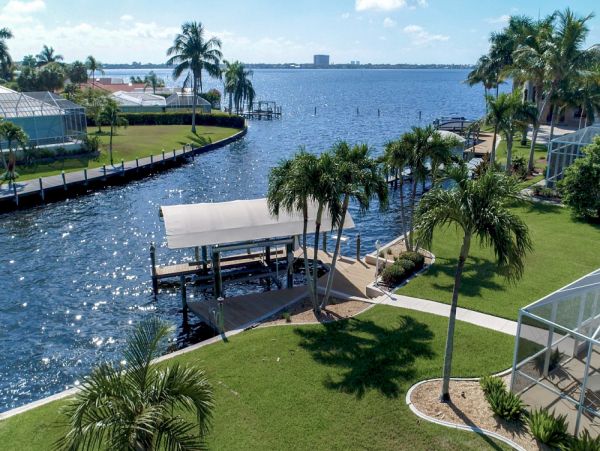Cape Coral Home 1024374