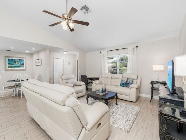 Canalfront 3 Bedroom Pool Home in Cape Coral with Dock
