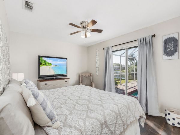 Canalfront 3 Bedroom Pool Home in Cape Coral with Dock