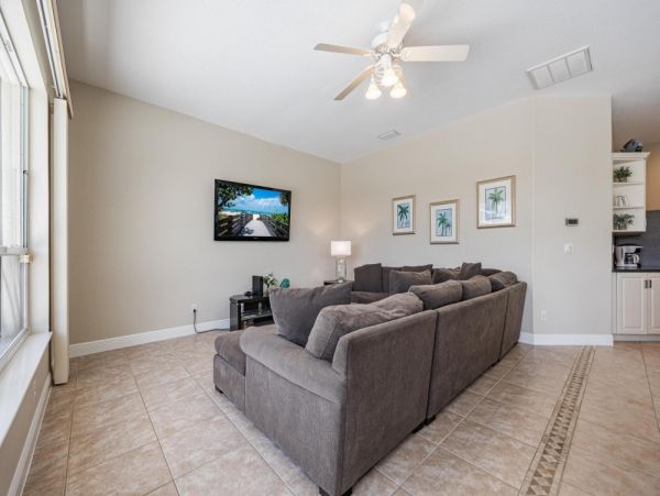 Cape Coral Home 1024389