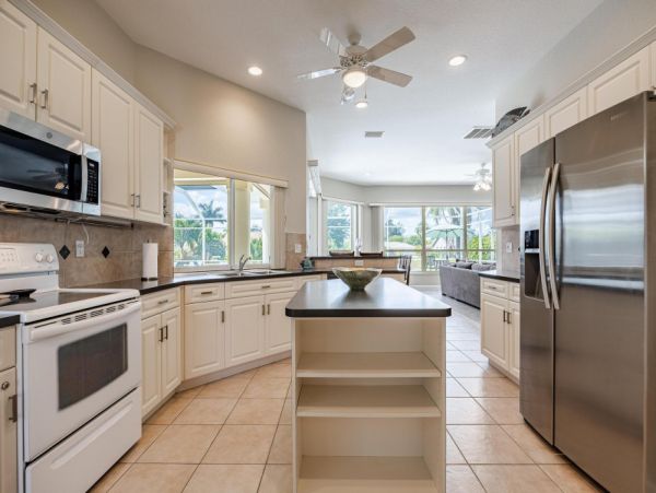Cape Coral Home 1024389