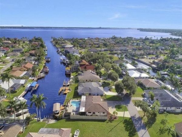 Cape Coral Home 1024391