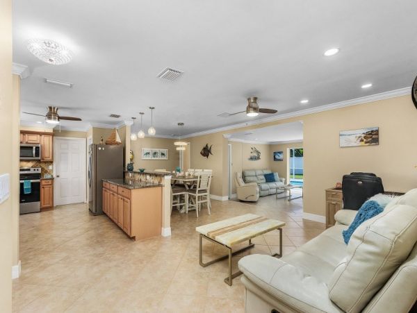 Cape Coral Home 1024392