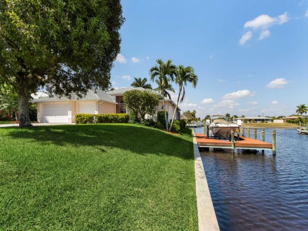 Cape Coral Home 1024394