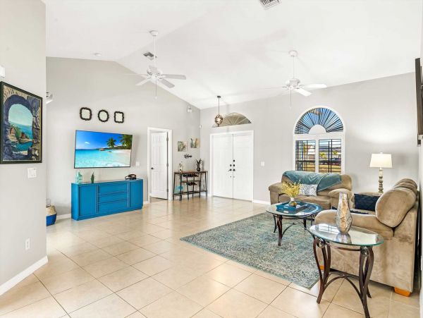 Cape Coral Home 1024401