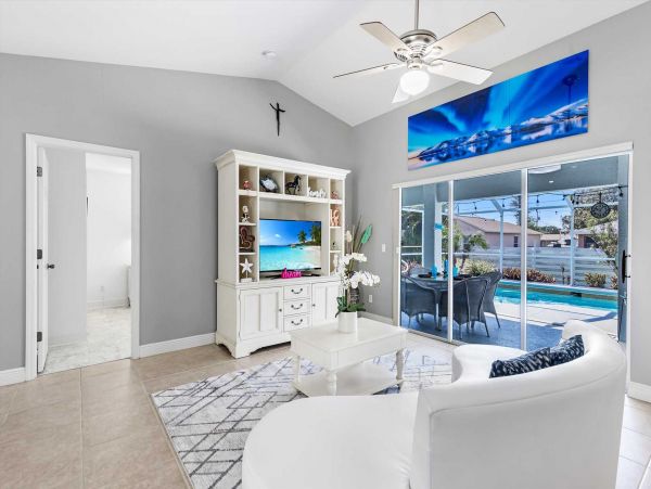 Cape Coral Home 1024411