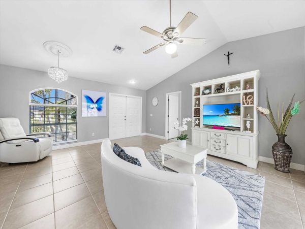 Cape Coral Home 1024411
