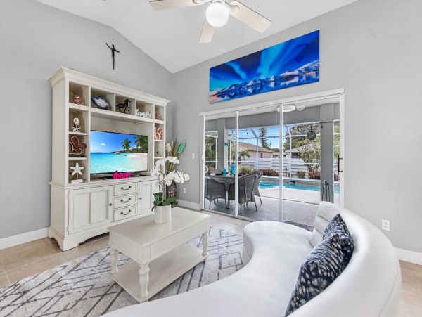 Cape Coral Home 1024411