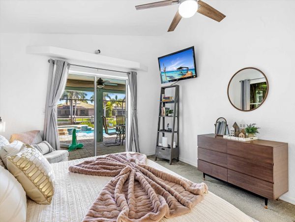 Cape Coral Vacation Pool Home Canal Views Three Bedroom