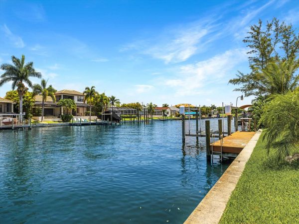 Cape Coral Vacation Pool Home Canal Views Three Bedroom