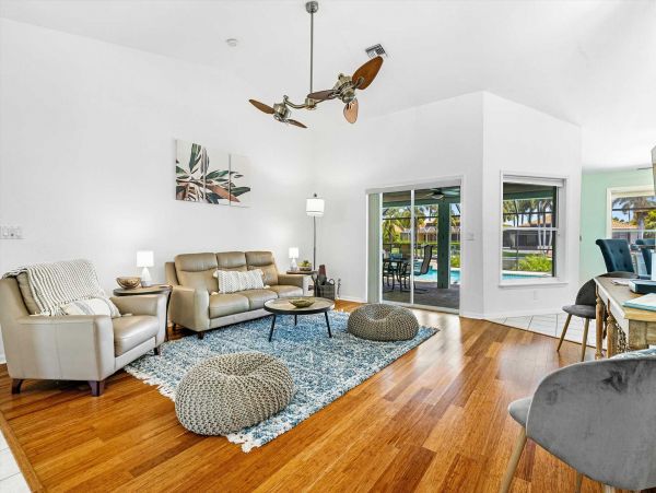 Cape Coral Vacation Pool Home Canal Views Three Bedroom