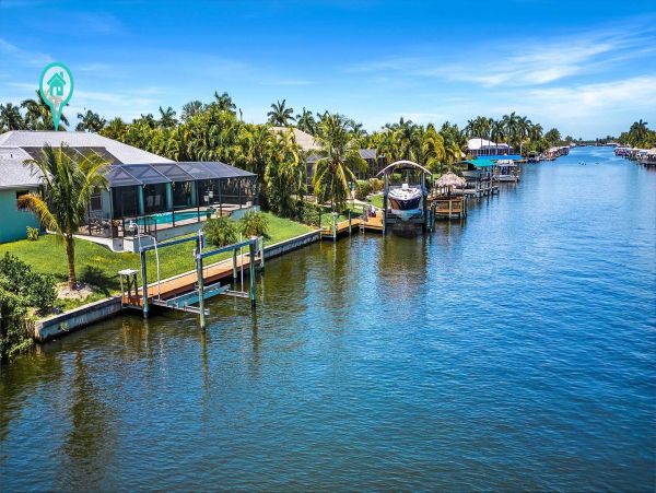 Cape Coral Vacation Pool Home Canal Views Three Bedroom - additional view, photo 3