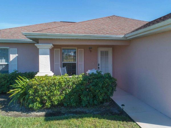 Cape Coral Vacation Home Three Bedroom